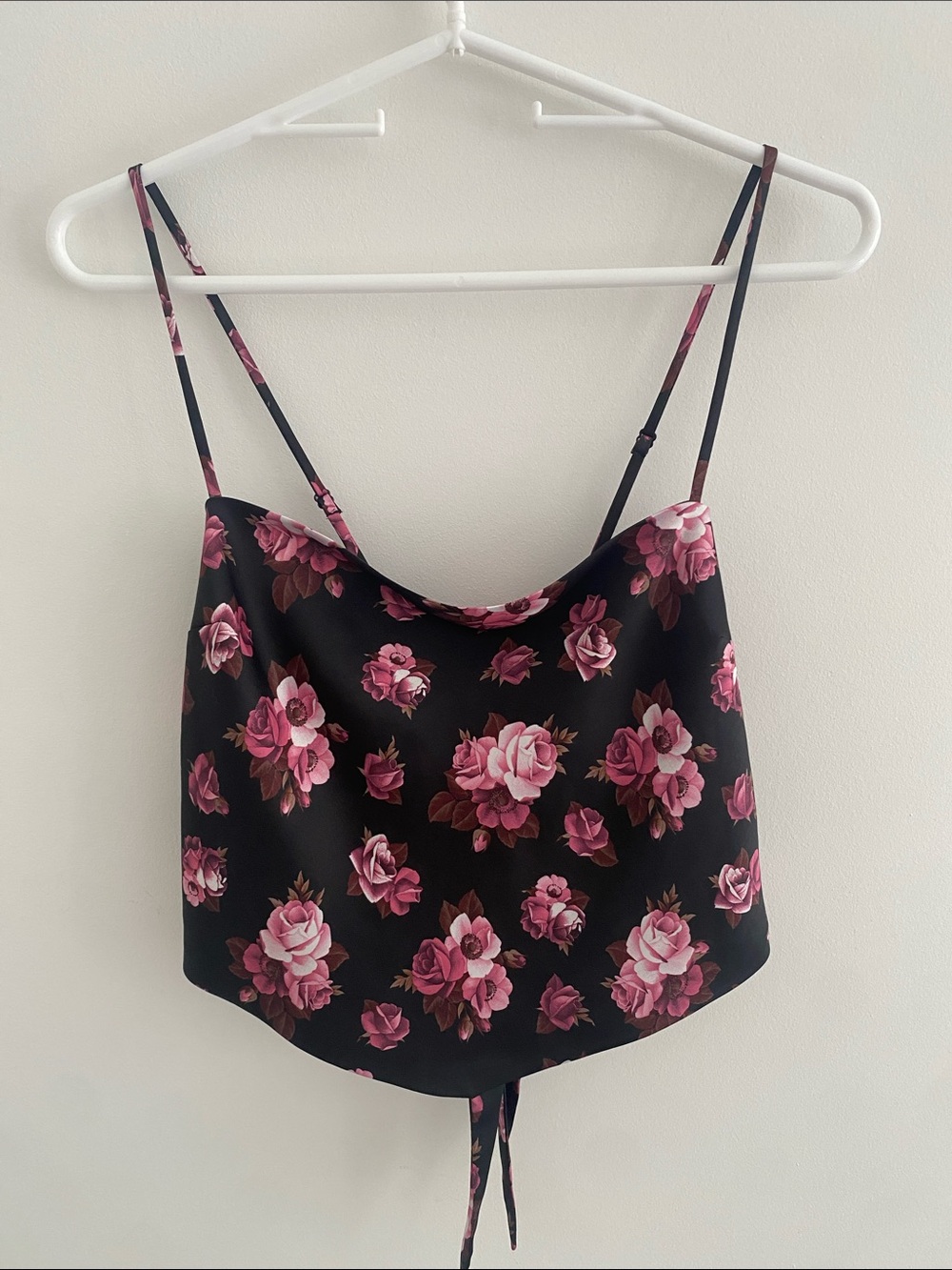 Aritizia Sunday Best Silky Floral Black Pink Tie Back Crop Top Blouse M